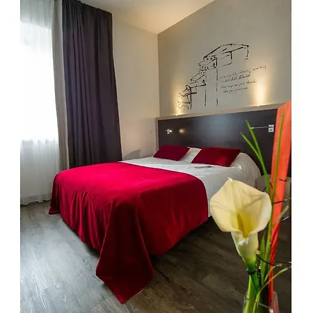 Hotel Western Saint Antoine & 4*