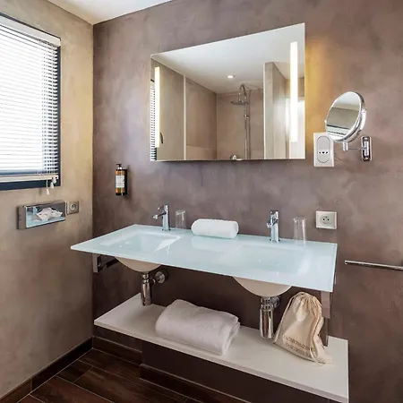 Western Saint Antoine & Hotell