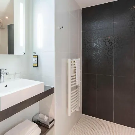 Western Saint Antoine & 4*