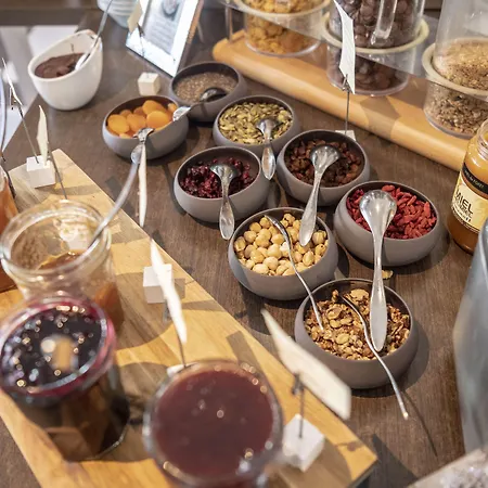 Western Saint Antoine & Hotell 4*