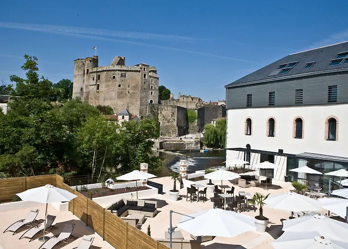 Western Saint Antoine &